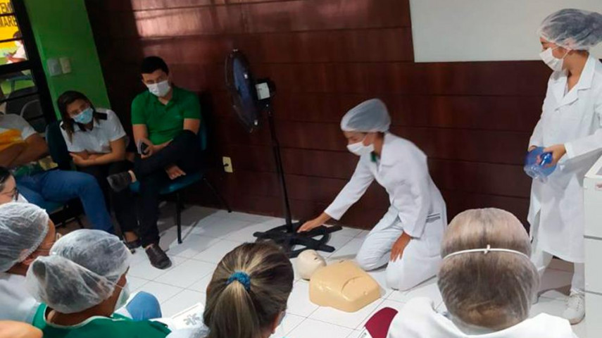 Imagem 3 da notícia Equipe da Policlínica Regional de Russas realiza treinamento de Parada Cardiorrespiratória