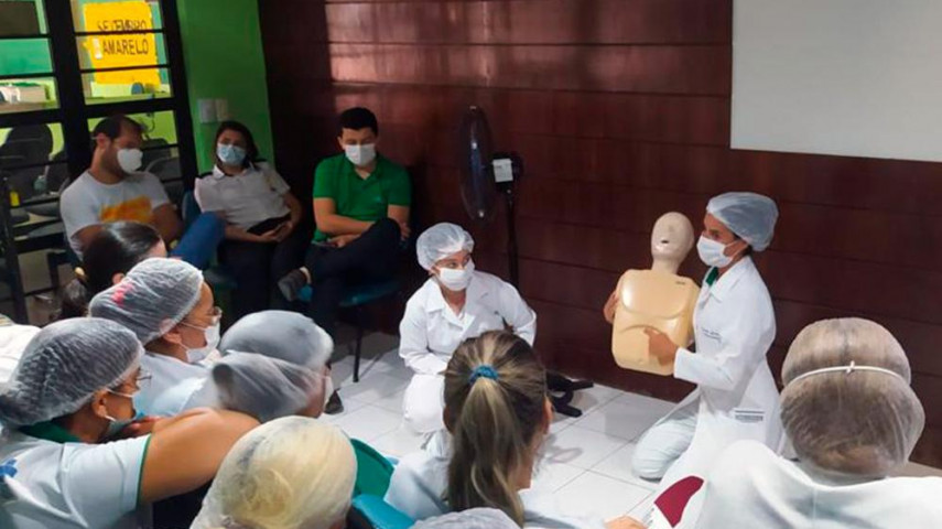 Imagem 2 da notícia Equipe da Policlínica Regional de Russas realiza treinamento de Parada Cardiorrespiratória