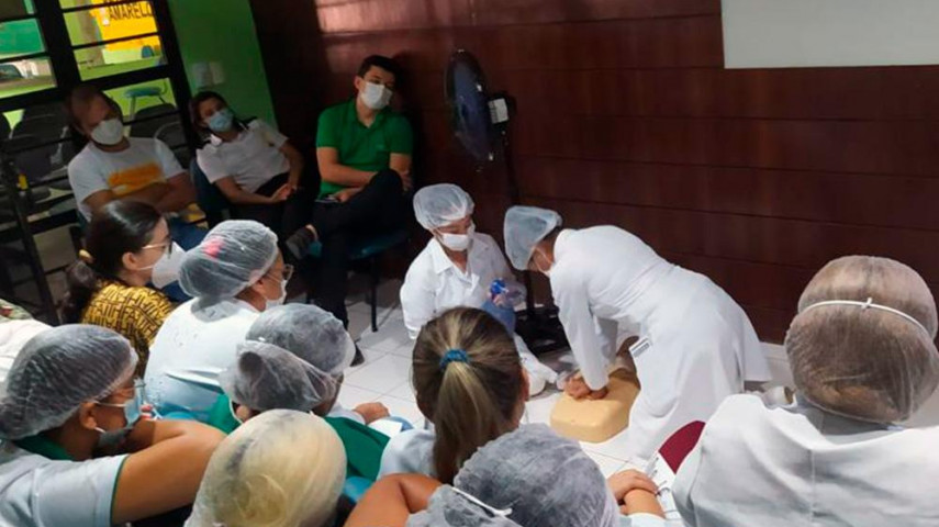 Imagem 6 da notícia Equipe da Policlínica Regional de Russas realiza treinamento de Parada Cardiorrespiratória